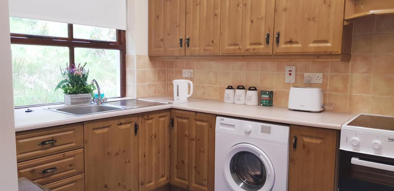 Mary Deeneys Self Catering Cottages, Ture, Muff By Wild Atlantic Wanderer Holiday home
