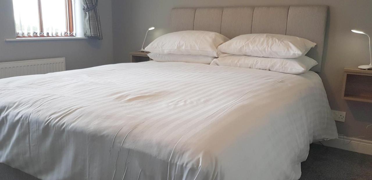 Mary Deeneys Self Catering Cottages, Ture, Muff By Wild Atlantic Wanderer Holiday home *
