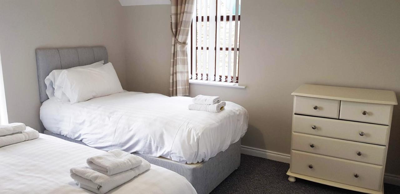Mary Deeneys Self Catering Cottages, Ture, Muff By Wild Atlantic Wanderer Holiday home *