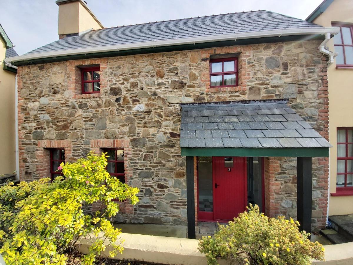 Mary Deeneys Self Catering Cottages, Ture, Muff By Wild Atlantic Wanderer Holiday home *